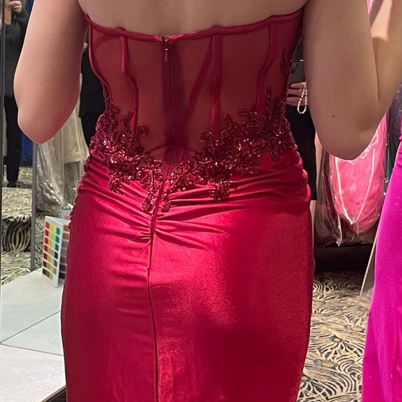 Beautiful red corseted prom dress with sequins & ribbed detailing. - Picture 4 of 6